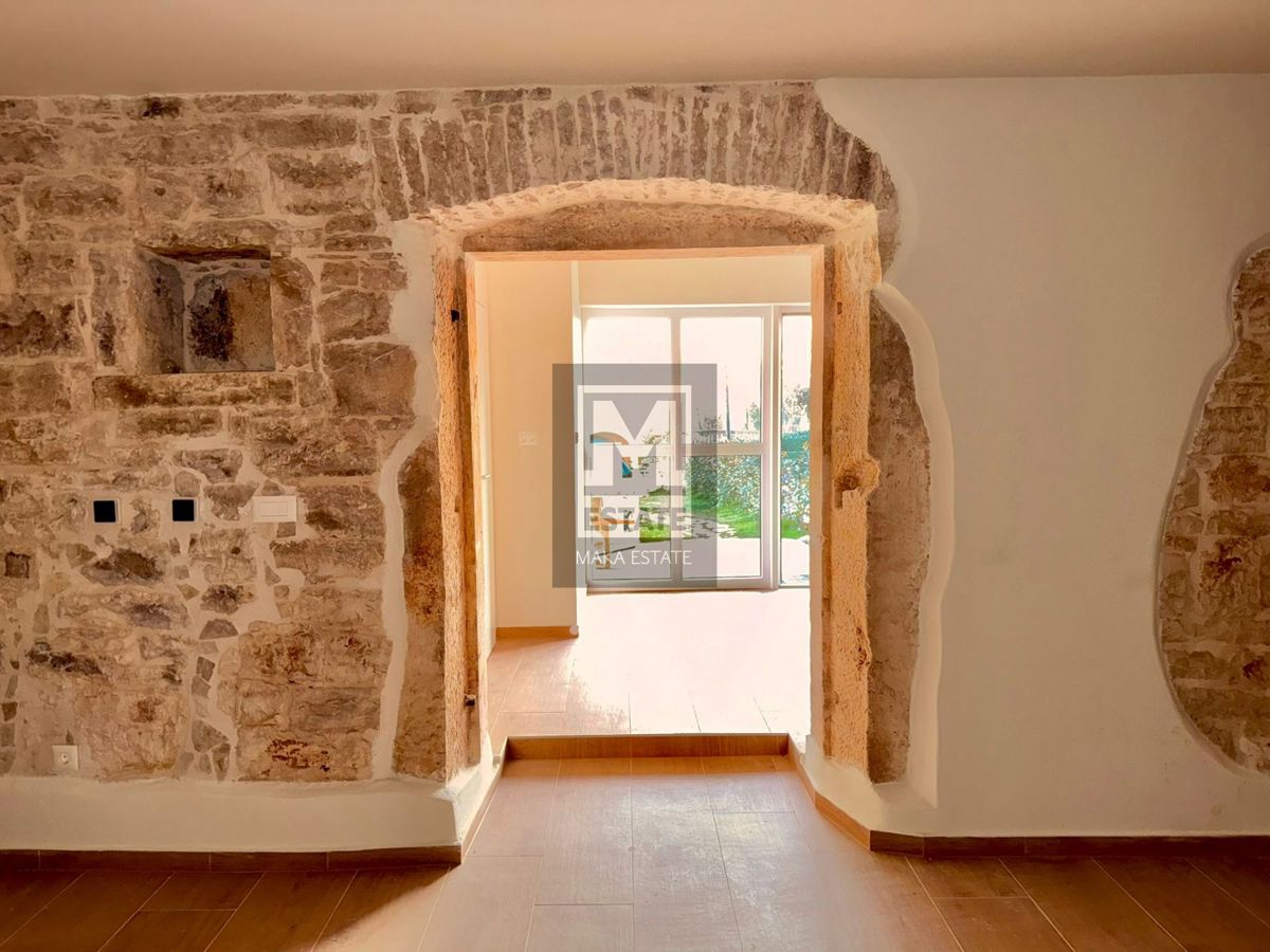 Peljaki, Tinjan, Splendida casa in pietra