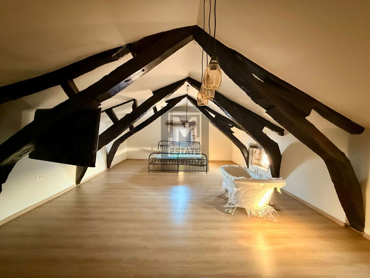 Peljaki, Tinjan, Splendida casa in pietra