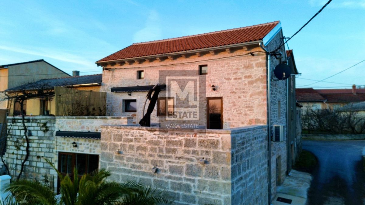 Peljaki, Tinjan, Splendida casa in pietra