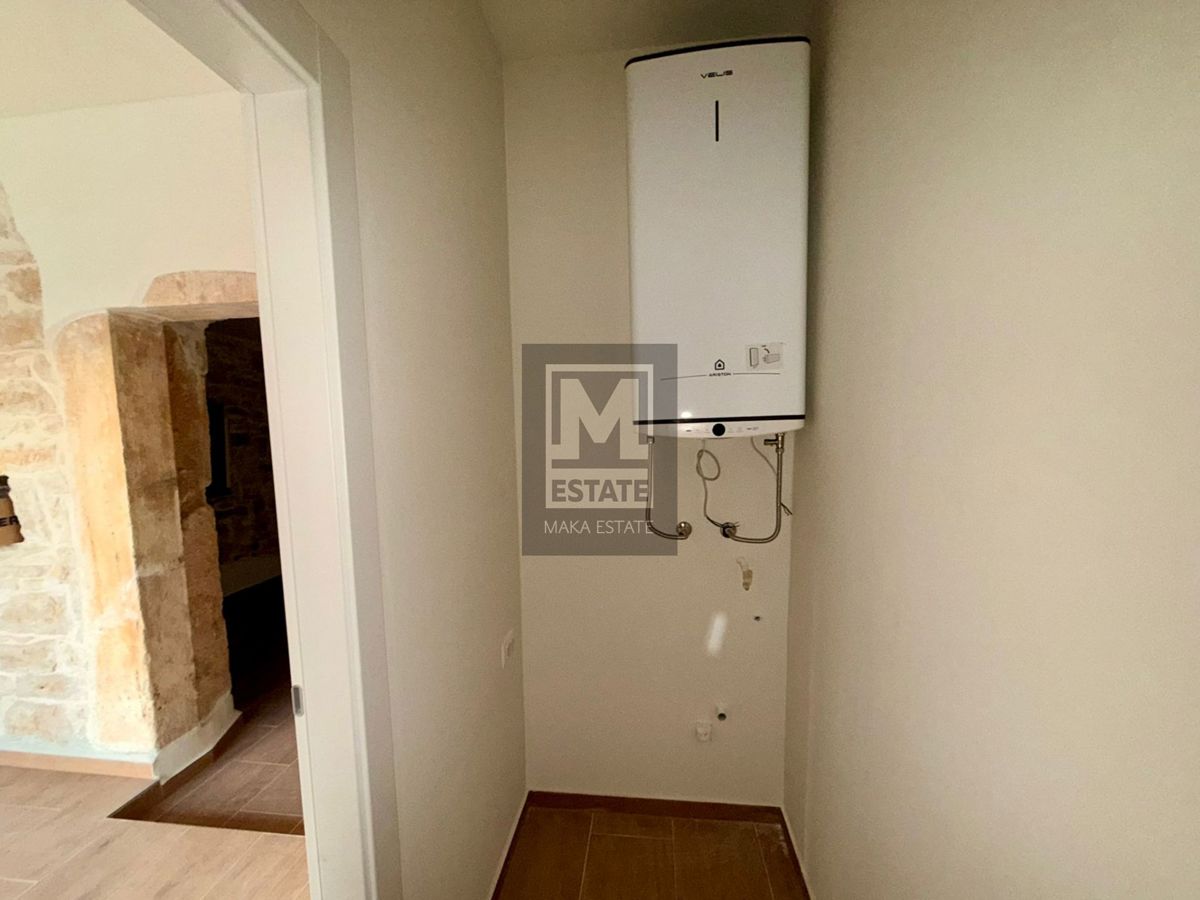 Peljaki, Tinjan, Splendida casa in pietra