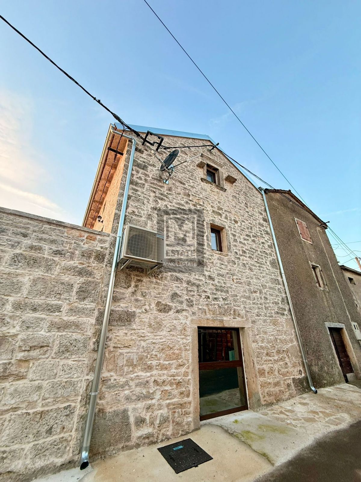 Peljaki, Tinjan, Splendida casa in pietra