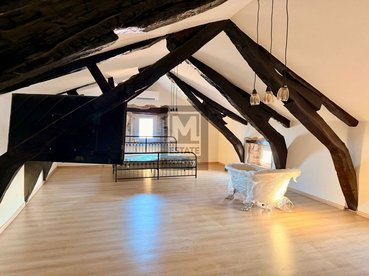 Peljaki, Tinjan, Splendida casa in pietra