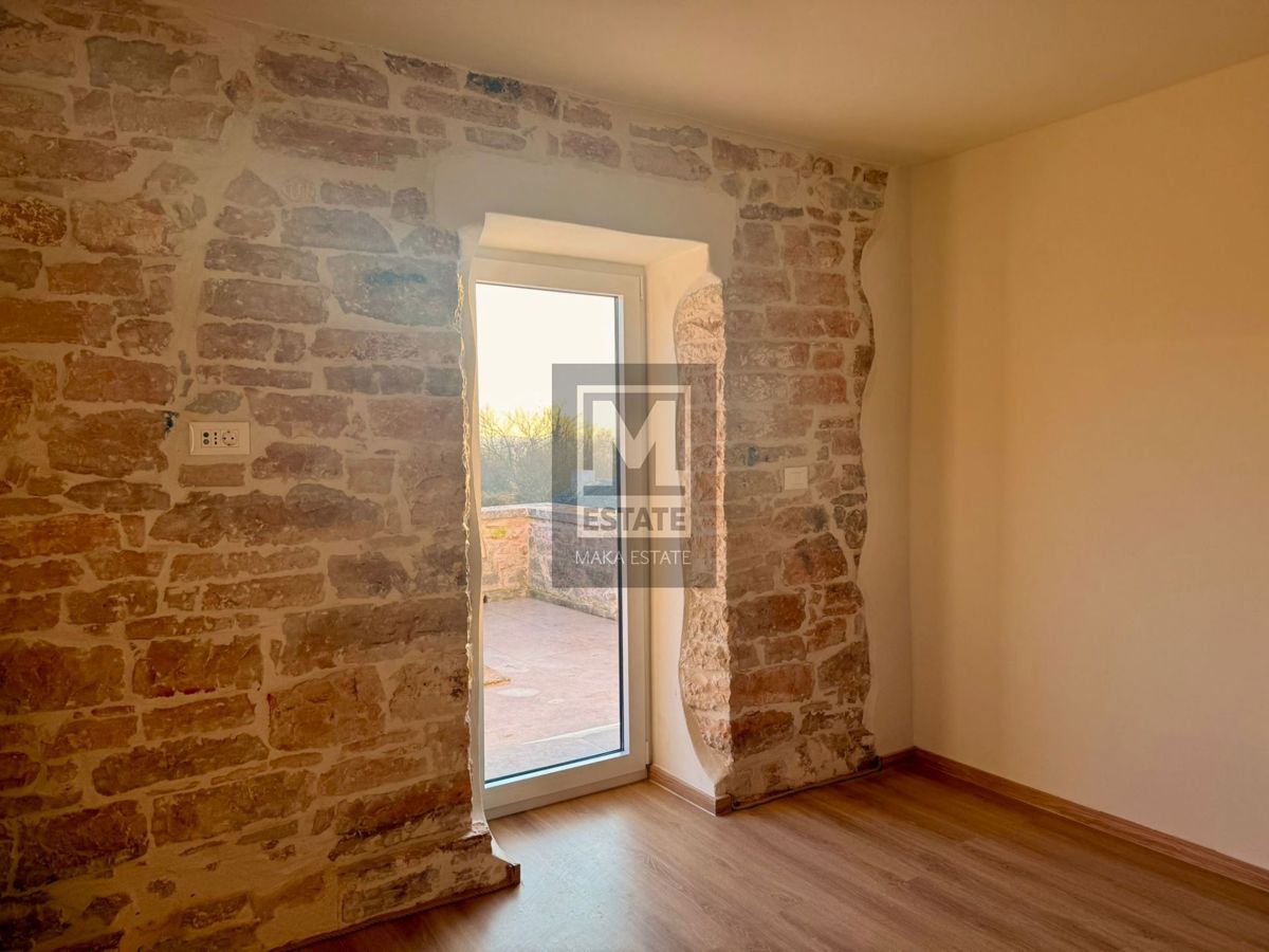 Peljaki, Tinjan, Splendida casa in pietra