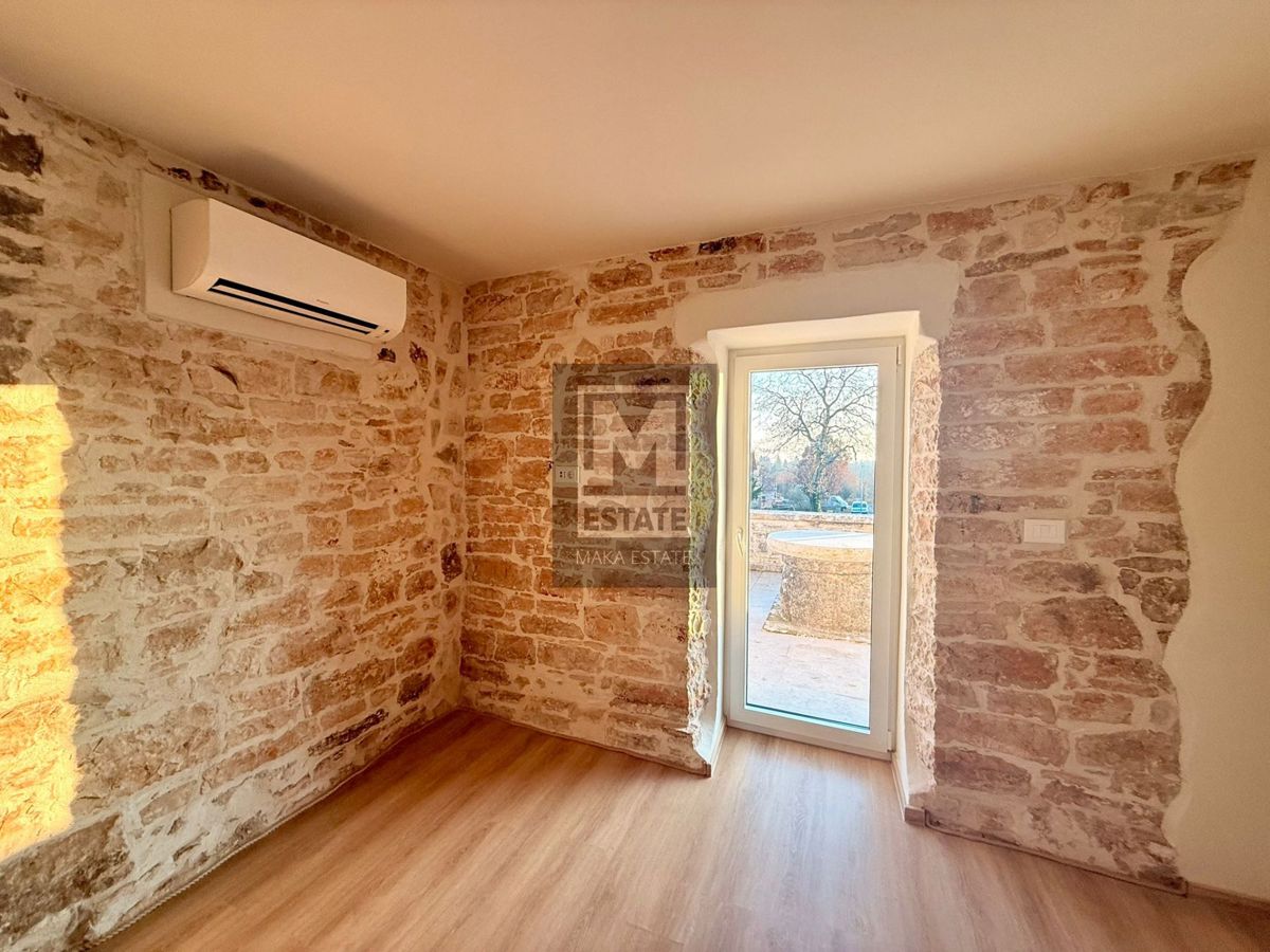 Peljaki, Tinjan, Splendida casa in pietra