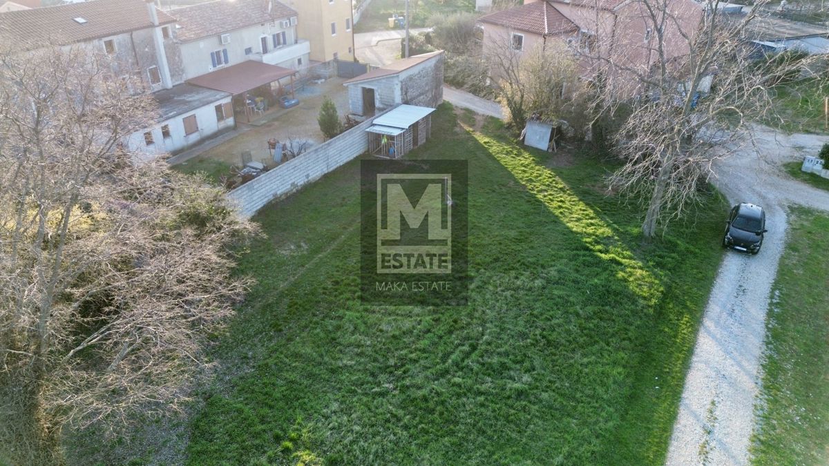 Kaštelir, centro, terreno edificabile in un tranquillo villaggio