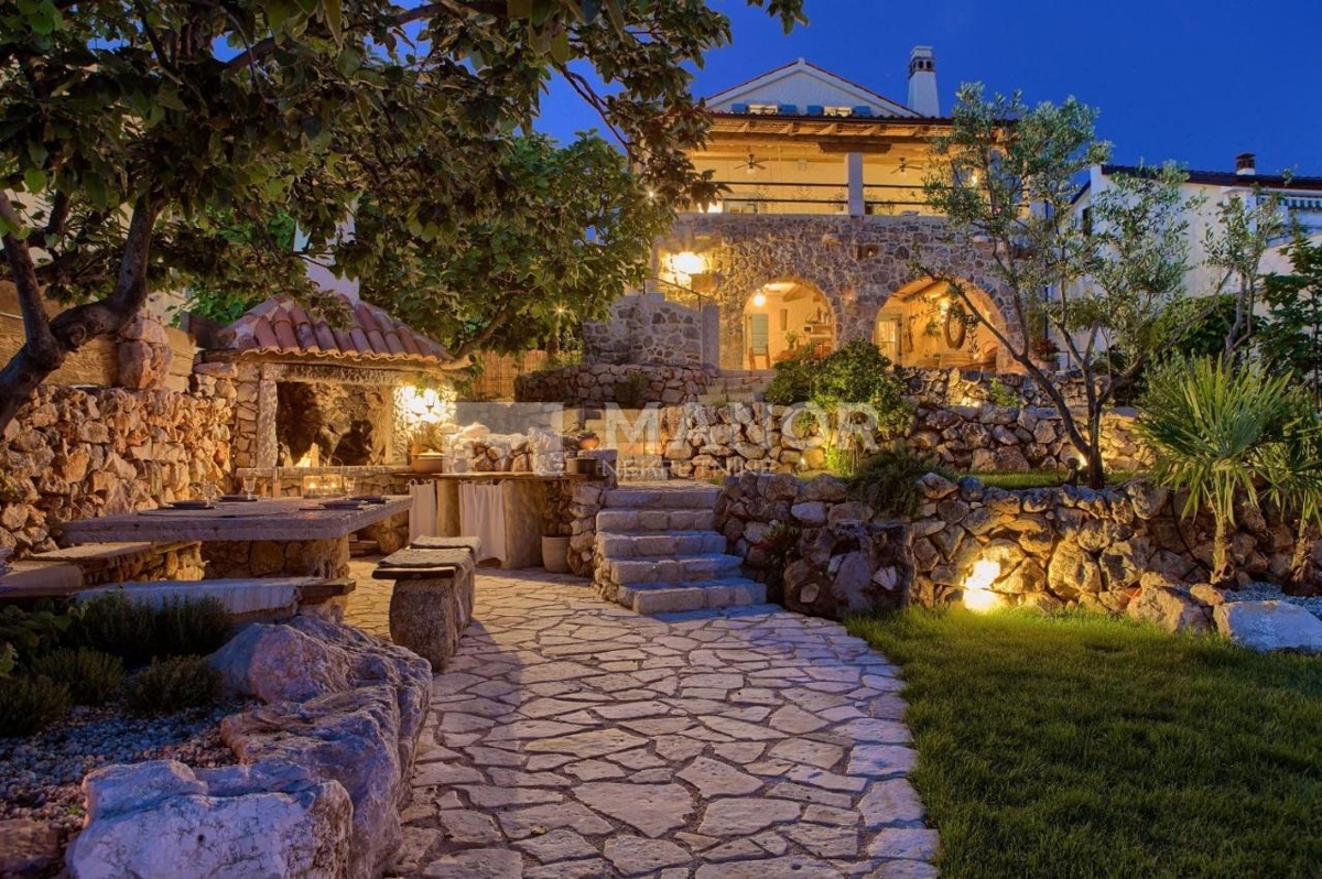 Casa Malinska, Malinska-Dubašnica, 260m2