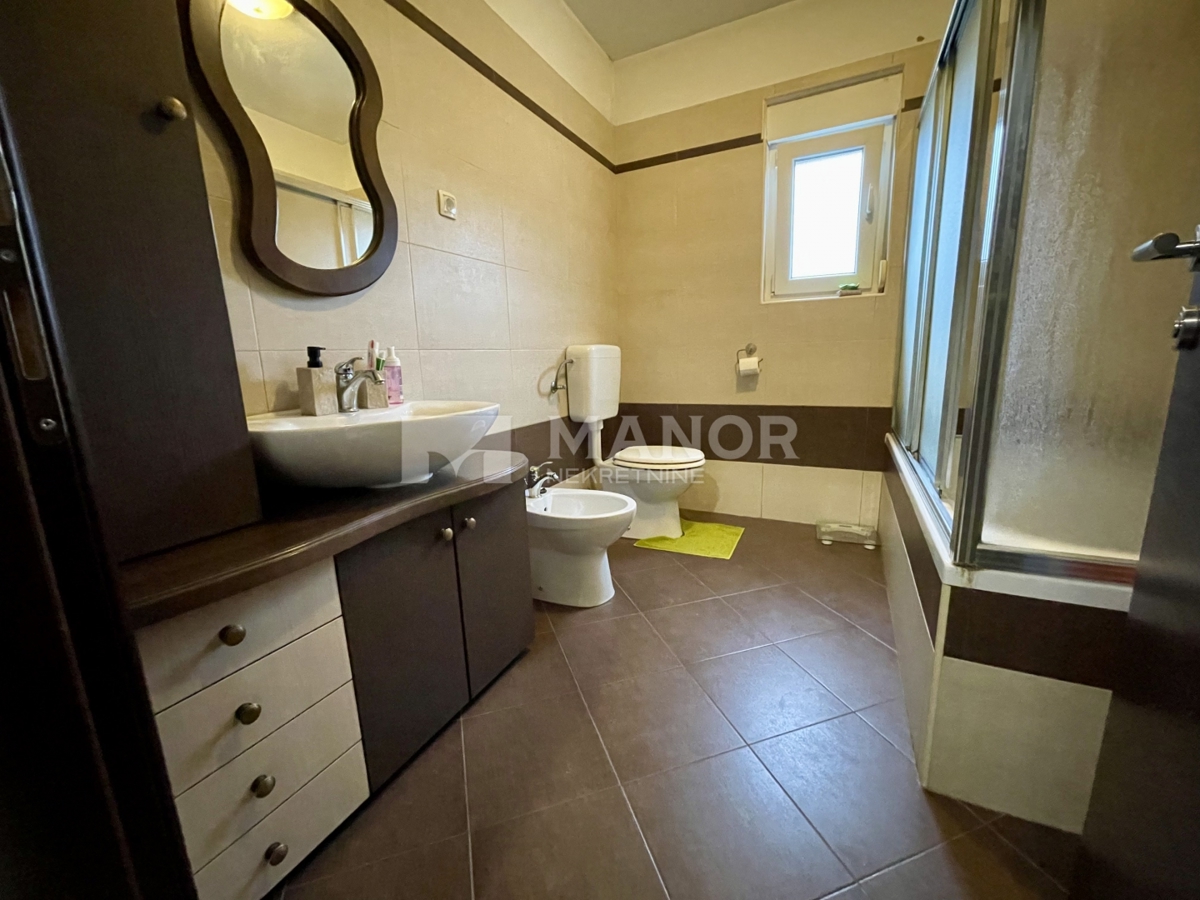 Appartamento Zamet, Rijeka, 77m2