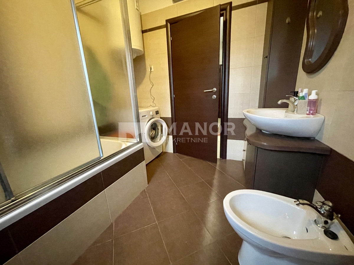 Appartamento Zamet, Rijeka, 77m2