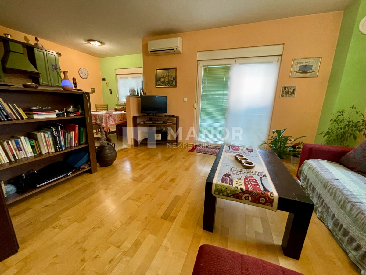 Appartamento Zamet, Rijeka, 77m2