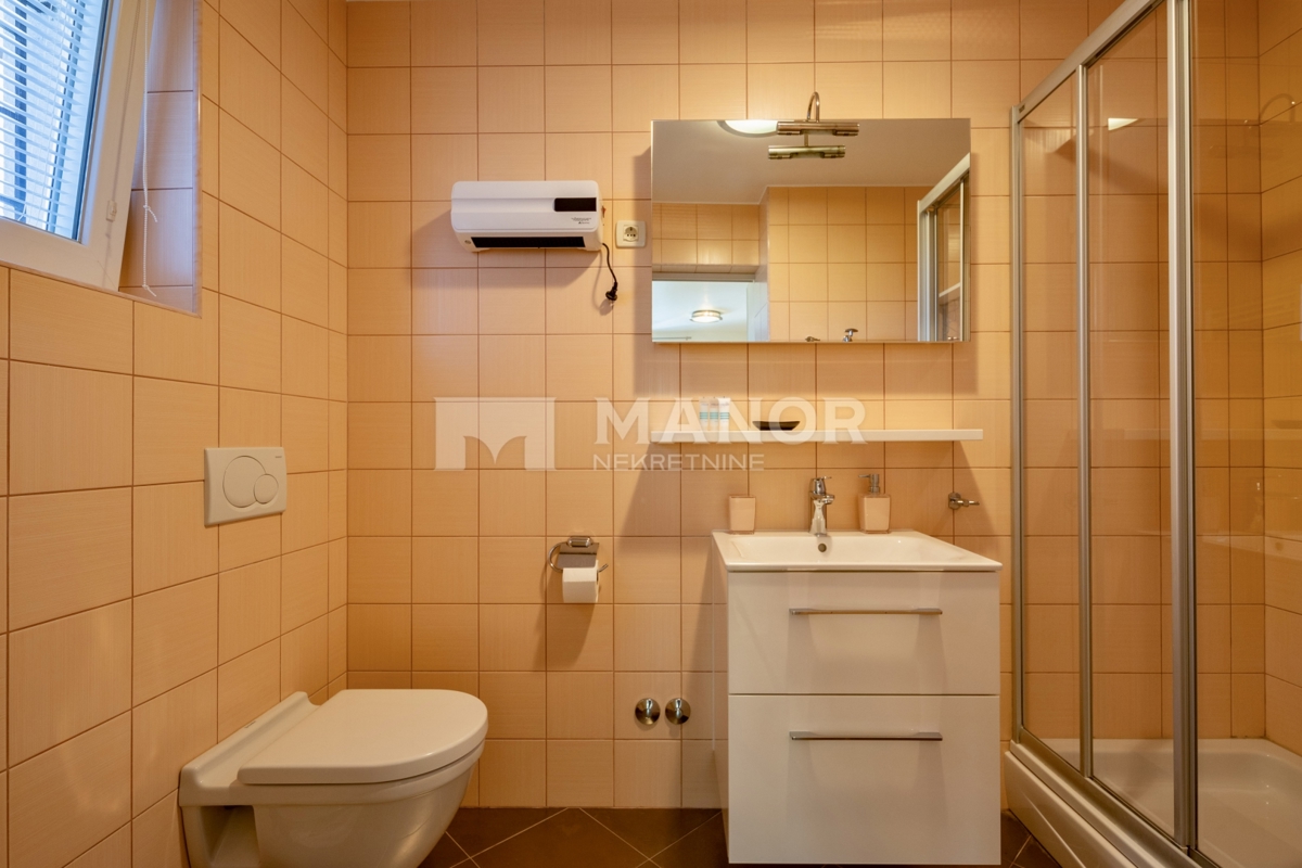 OPATIJA - Ampia Villa con 4 Unità Abitative e Vista Mare