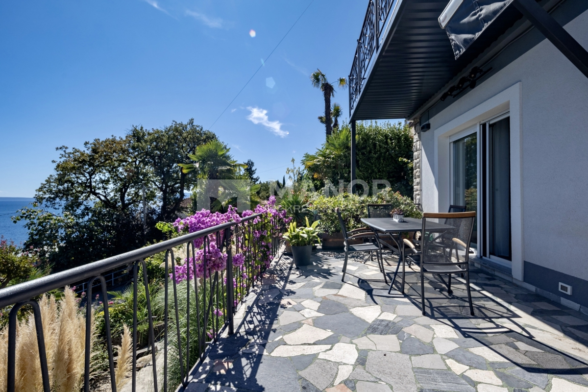 OPATIJA - Ampia Villa con 4 Unità Abitative e Vista Mare