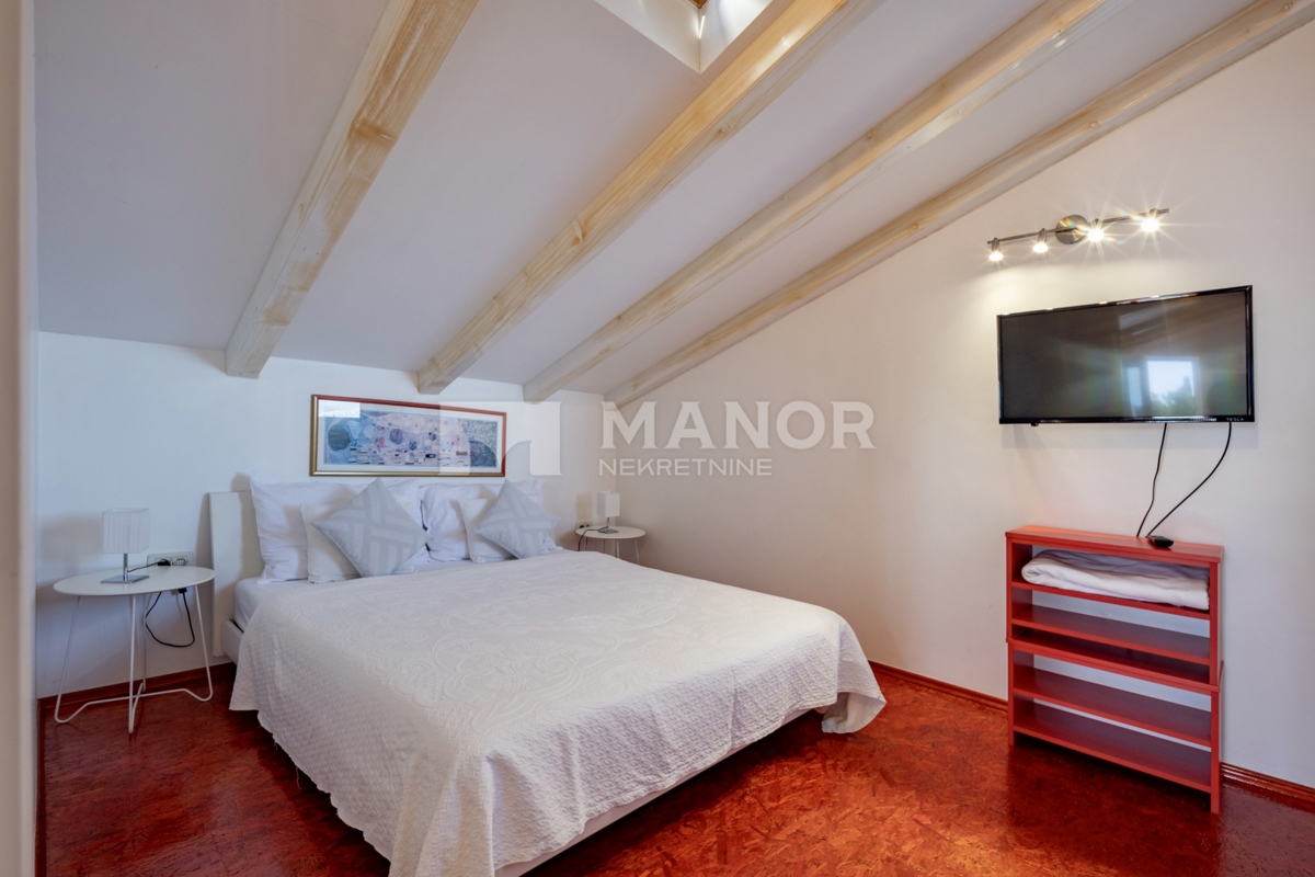 OPATIJA - Ampia Villa con 4 Unità Abitative e Vista Mare
