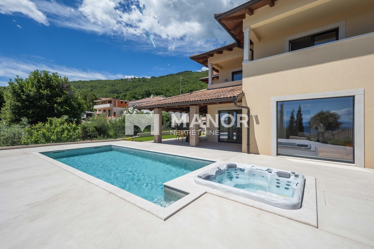 MOŠĆENIČKA DRAGA, KRAJ – Villa moderna con piscina, jacuzzi e vista mare – un’oasi di lusso e privacy