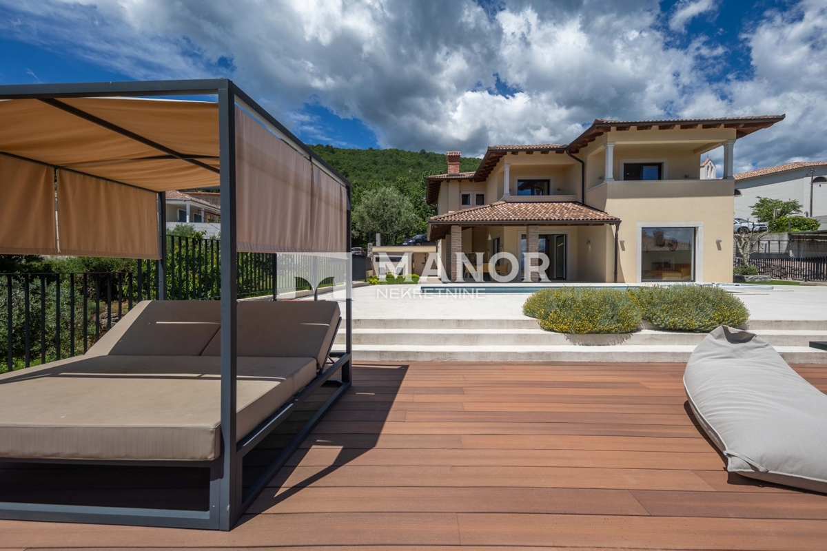MOŠĆENIČKA DRAGA, KRAJ – Villa moderna con piscina, jacuzzi e vista mare – un’oasi di lusso e privacy