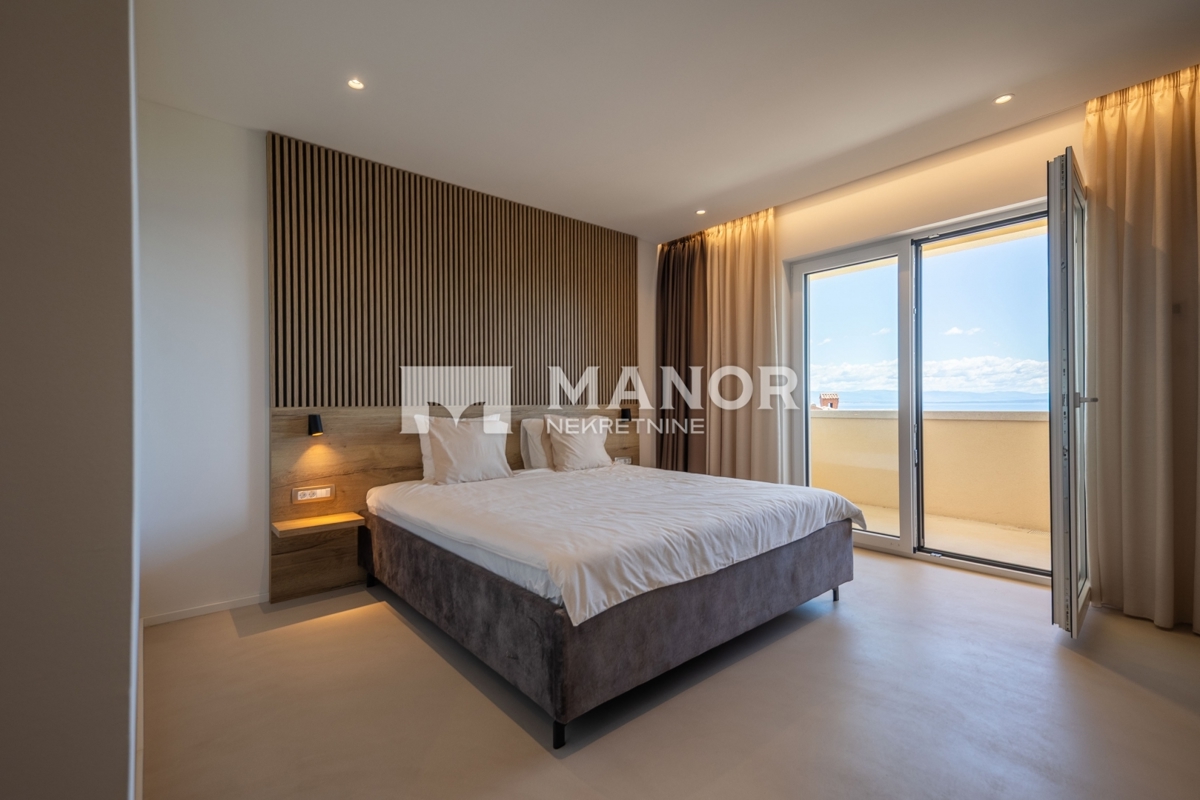 MOŠĆENIČKA DRAGA, KRAJ – Villa moderna con piscina, jacuzzi e vista mare – un’oasi di lusso e privacy