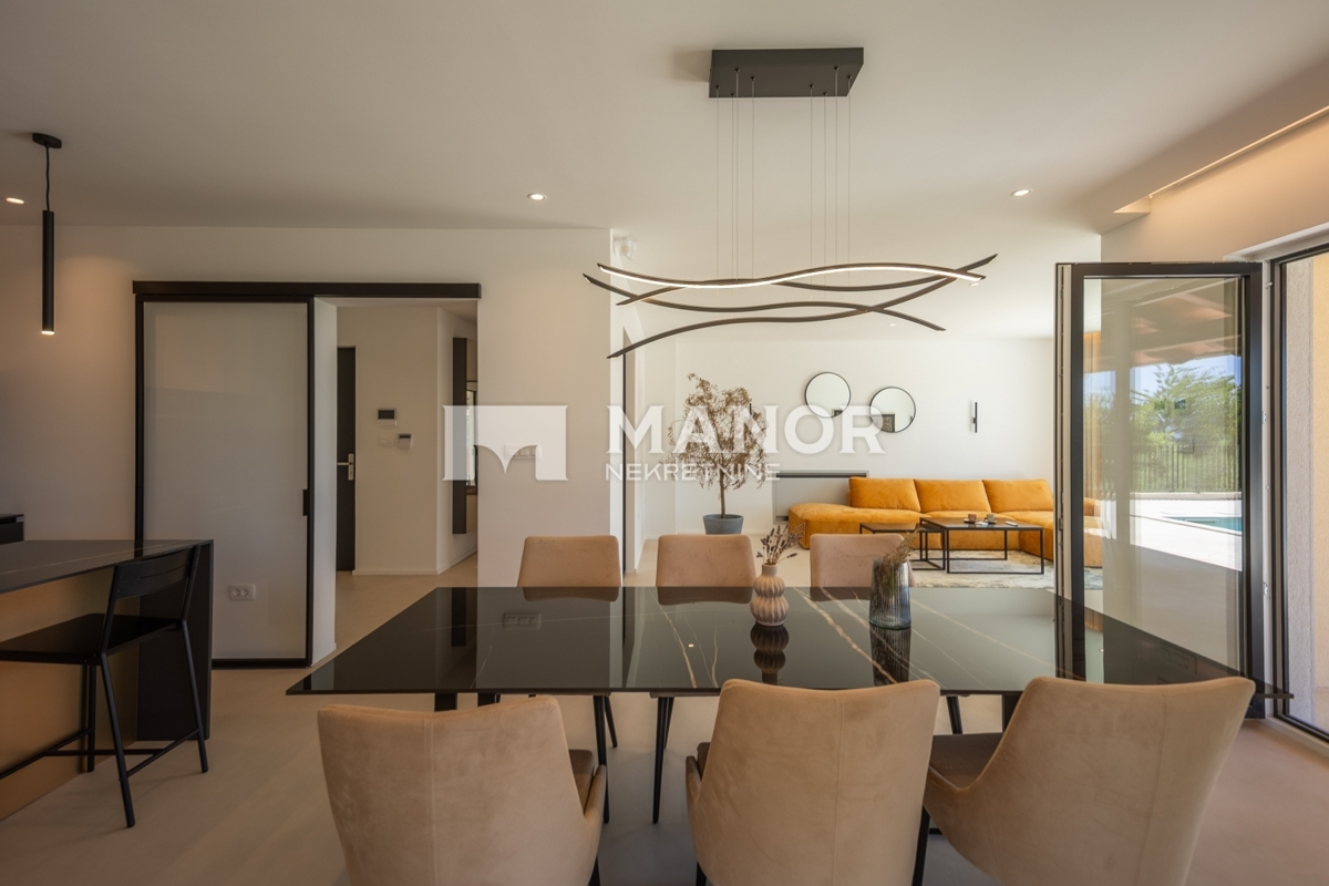 MOŠĆENIČKA DRAGA, KRAJ – Villa moderna con piscina, jacuzzi e vista mare – un’oasi di lusso e privacy