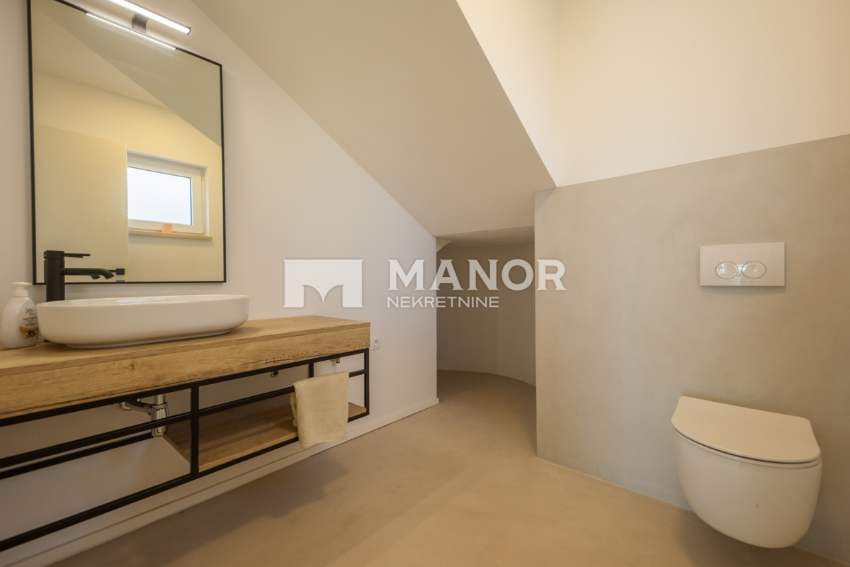 MOŠĆENIČKA DRAGA, KRAJ – Villa moderna con piscina, jacuzzi e vista mare – un’oasi di lusso e privacy