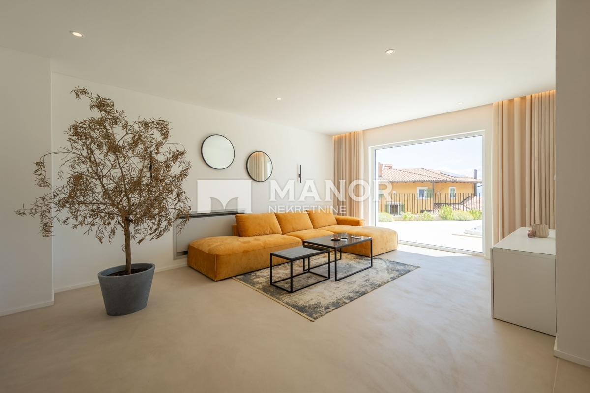 MOŠĆENIČKA DRAGA, KRAJ – Villa moderna con piscina, jacuzzi e vista mare – un’oasi di lusso e privacy