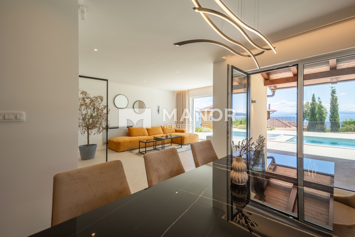 MOŠĆENIČKA DRAGA, KRAJ – Villa moderna con piscina, jacuzzi e vista mare – un’oasi di lusso e privacy