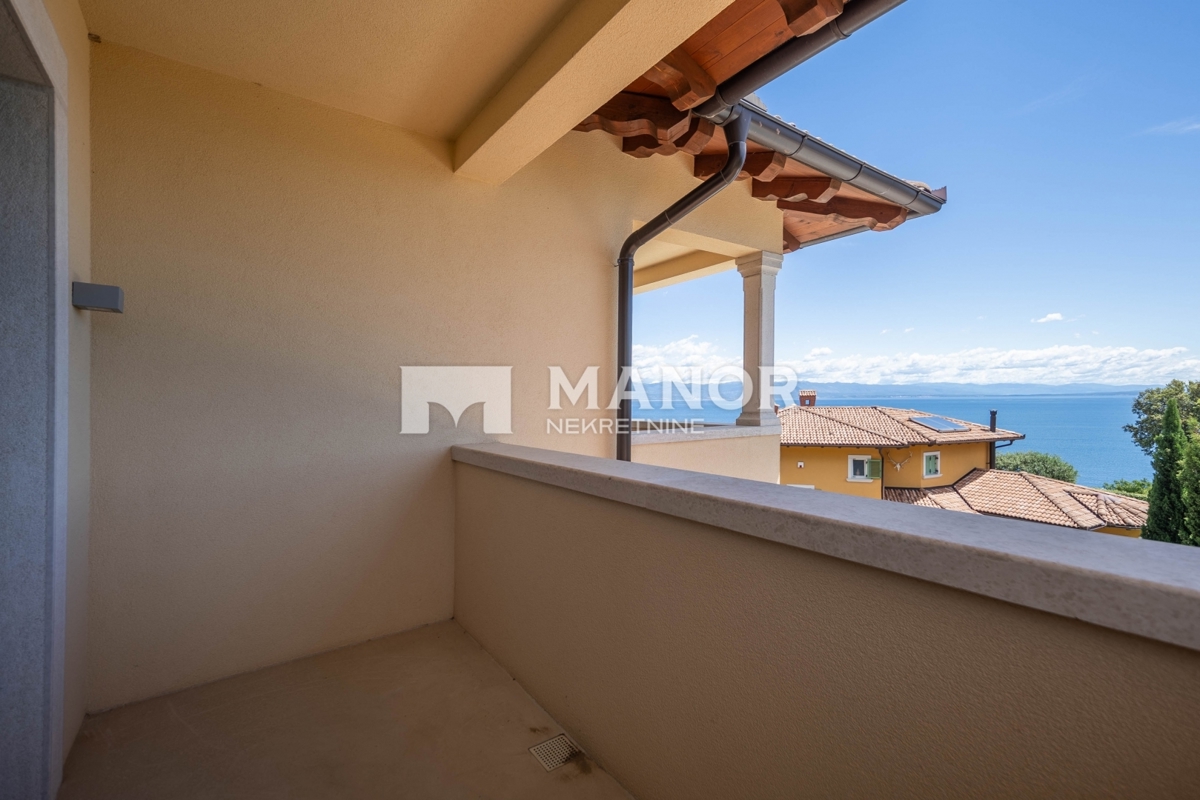 MOŠĆENIČKA DRAGA, KRAJ – Villa moderna con piscina, jacuzzi e vista mare – un’oasi di lusso e privacy