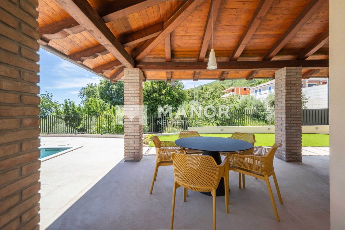 MOŠĆENIČKA DRAGA, KRAJ – Villa moderna con piscina, jacuzzi e vista mare – un’oasi di lusso e privacy
