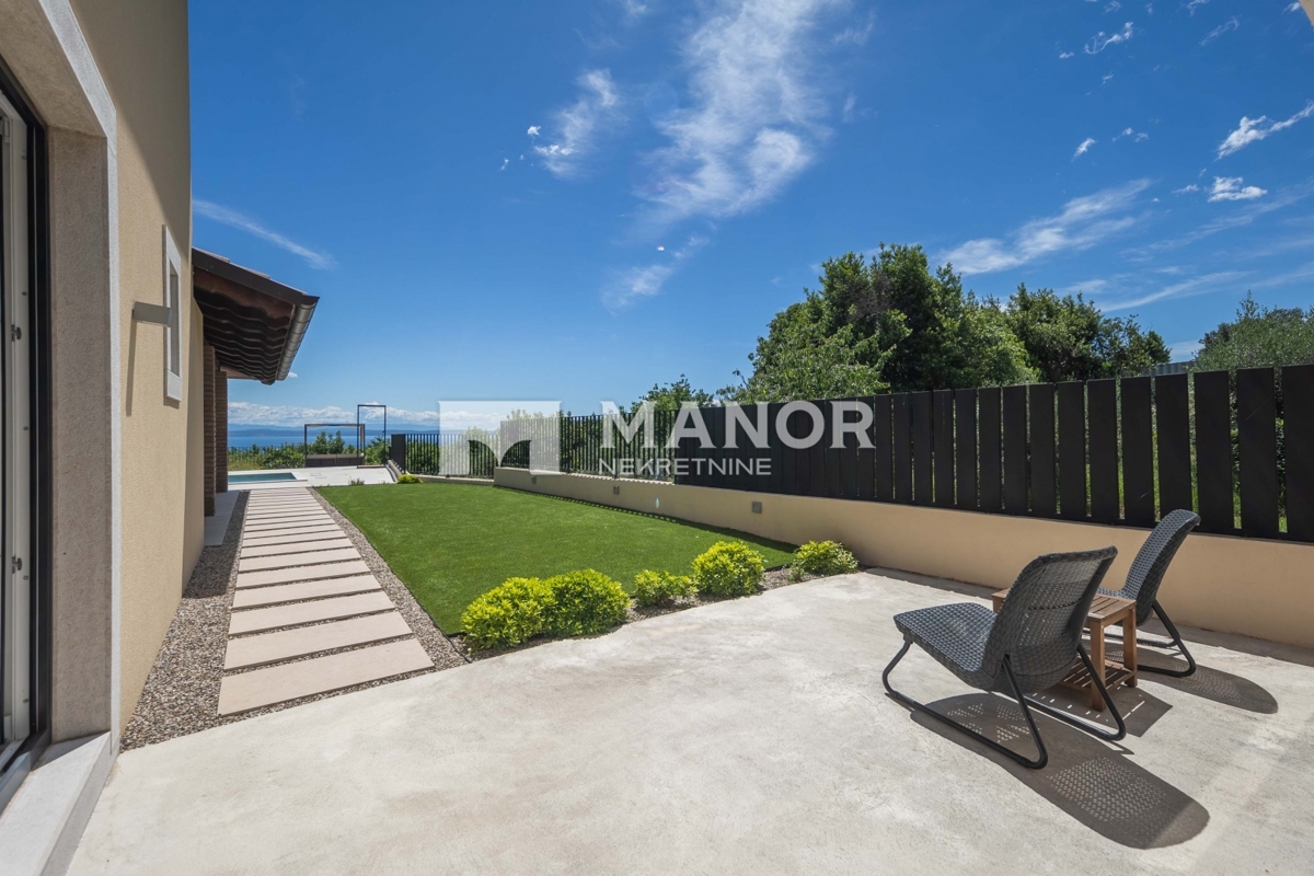 MOŠĆENIČKA DRAGA, KRAJ – Villa moderna con piscina, jacuzzi e vista mare – un’oasi di lusso e privacy