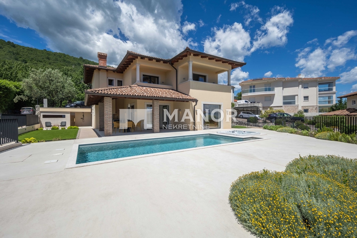 MOŠĆENIČKA DRAGA, KRAJ – Villa moderna con piscina, jacuzzi e vista mare – un’oasi di lusso e privacy