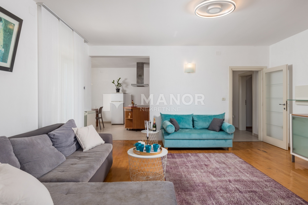 OPATIJA, COSTABELLA – Villa Két Lakással, Medencével és Tengeri Kilátással