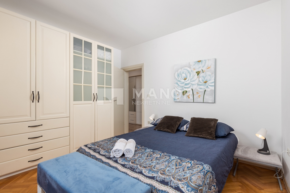 OPATIJA, COSTABELLA – Villa Két Lakással, Medencével és Tengeri Kilátással