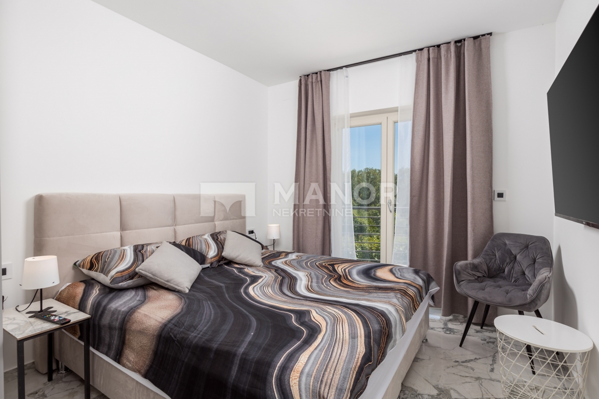 OPATIJA, COSTABELLA – Villa Két Lakással, Medencével és Tengeri Kilátással