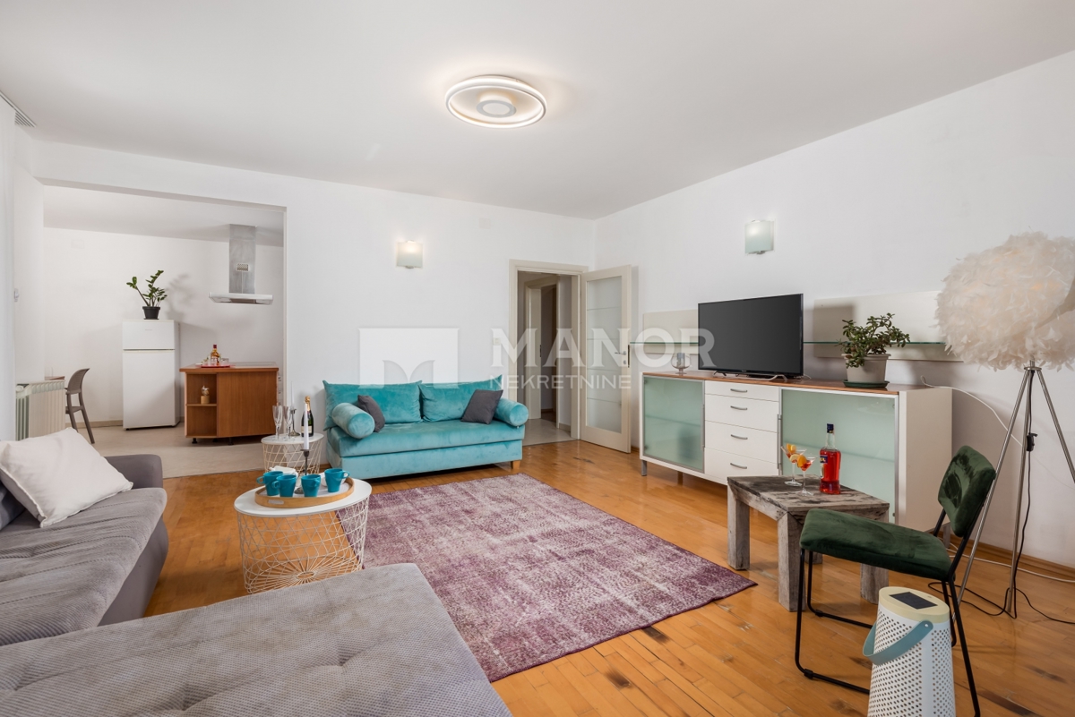 OPATIJA, COSTABELLA – Villa Két Lakással, Medencével és Tengeri Kilátással