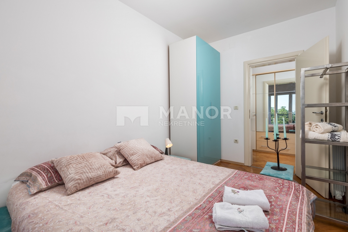 OPATIJA, COSTABELLA – Villa Két Lakással, Medencével és Tengeri Kilátással