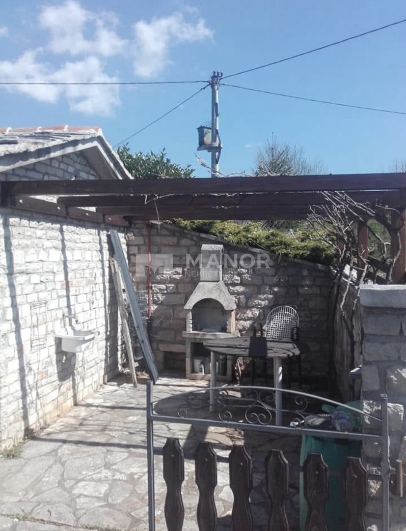 Terreno Oprtalj, 1.850m2