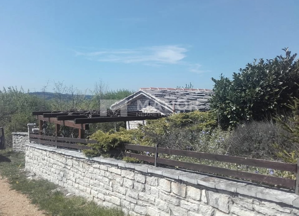 Terreno Oprtalj, 1.850m2