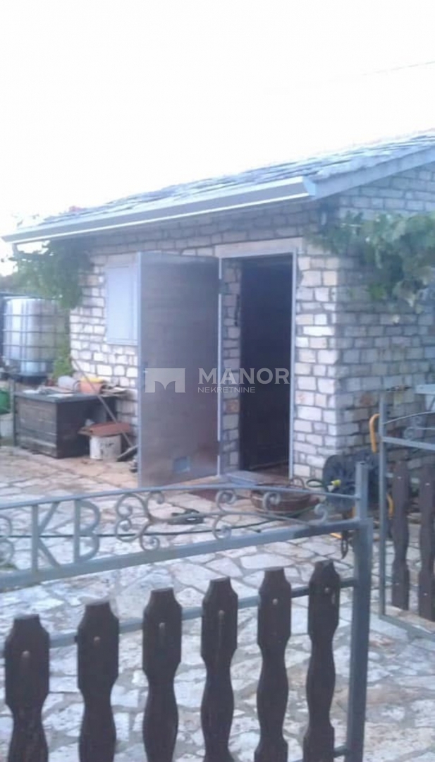 Terreno Oprtalj, 1.850m2