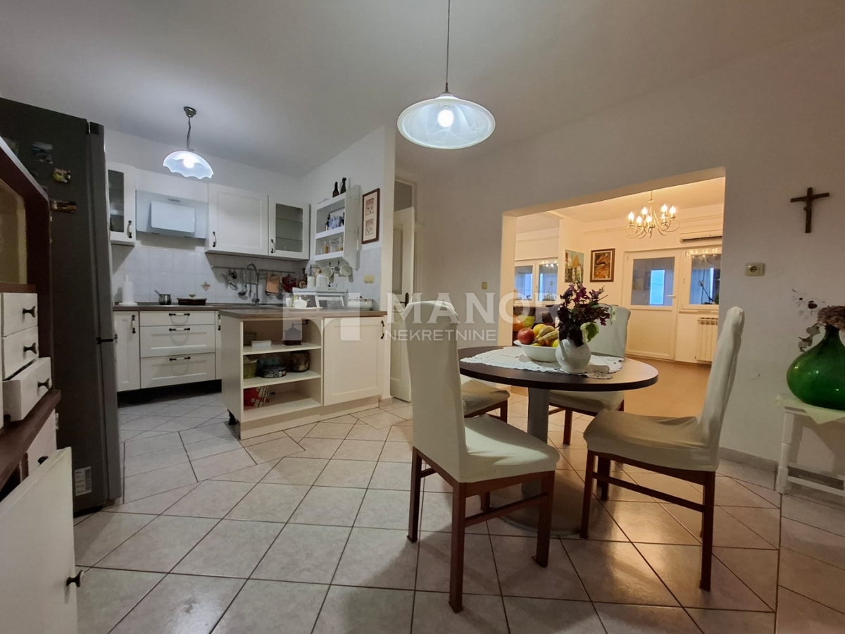 Casa Kraljevica, 908m2