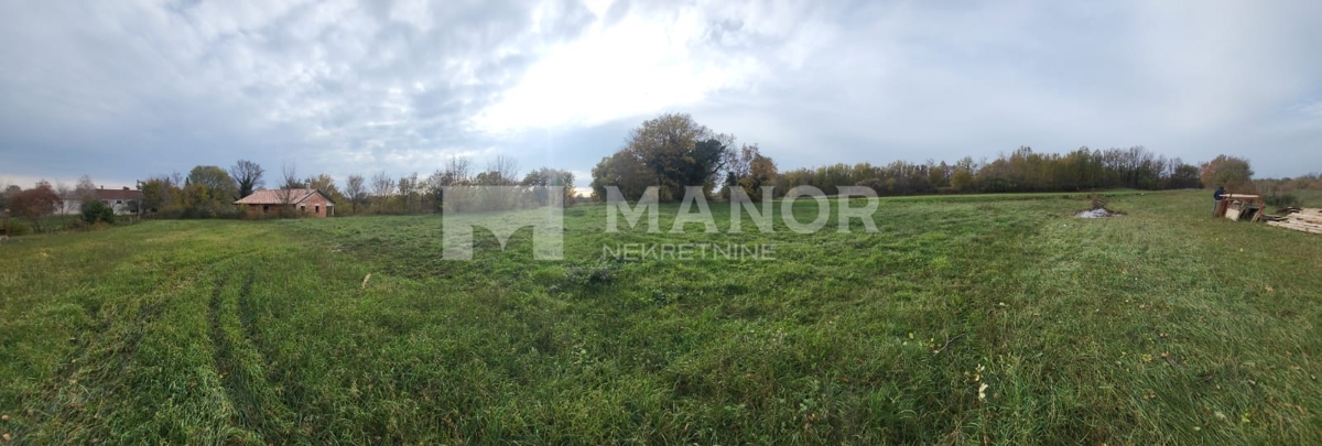 Terreno edificabile Centar, Pula, 1.186m2