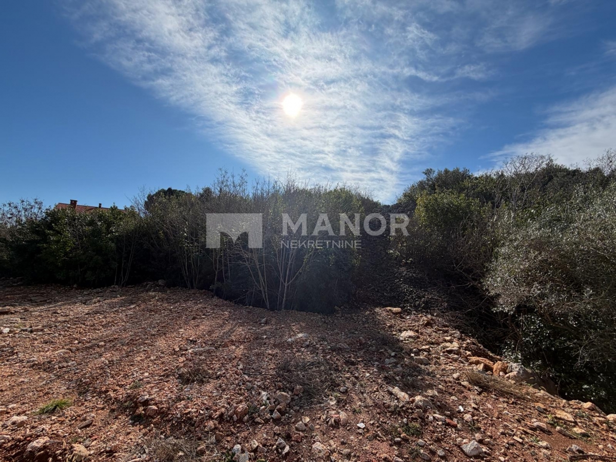 Terreno edificabile Krk, 1.318m2