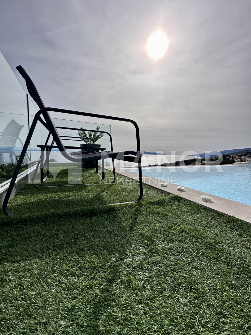 OPATIJA, POBRI – Villa di lusso con piscina infinity sul tetto