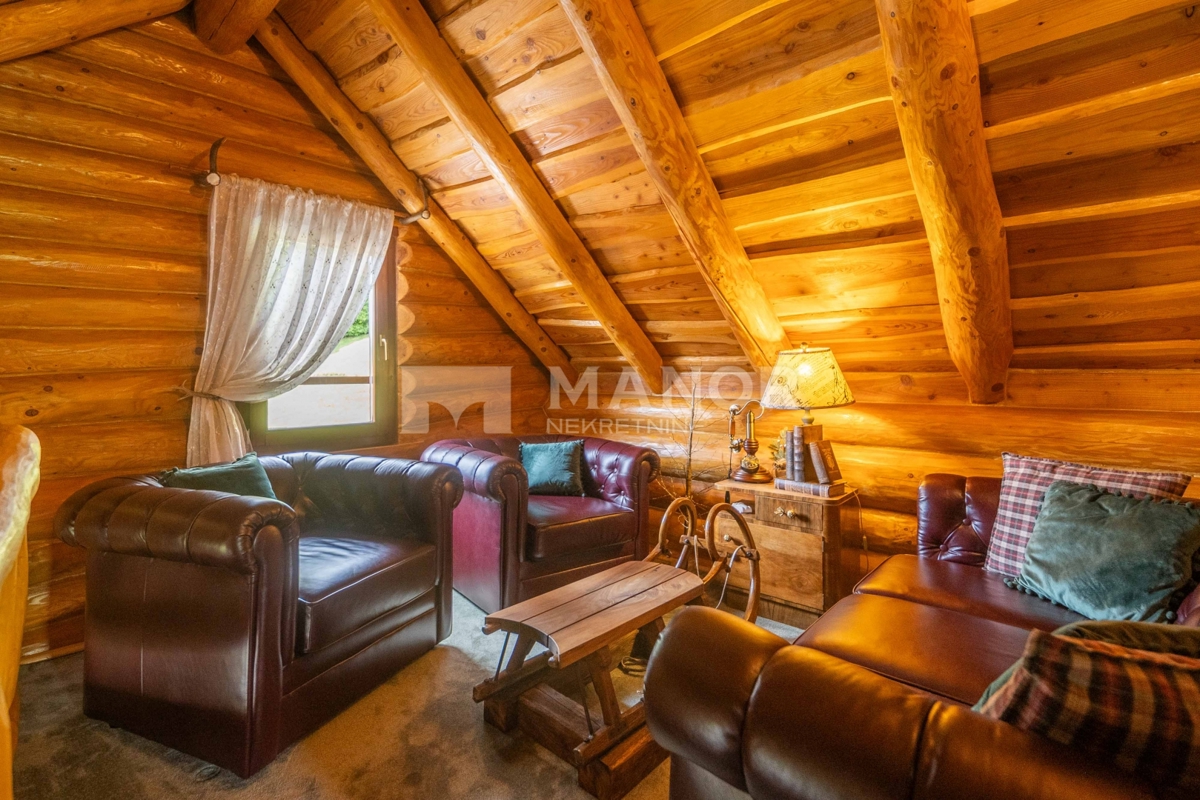 RAVNA GORA, KUPJAK – Villa di lusso in legno con piscina e centro benessere