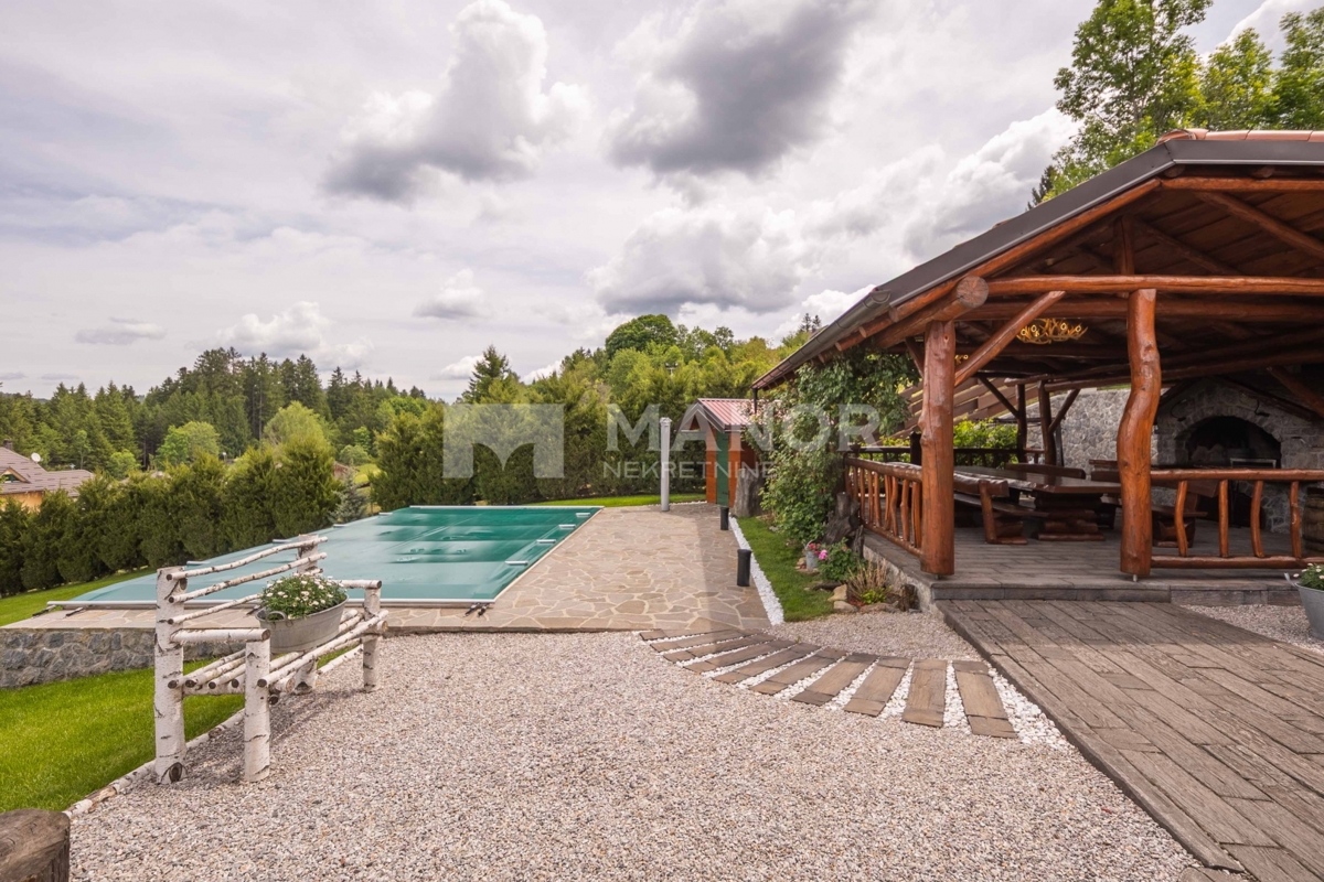 RAVNA GORA, KUPJAK – Villa di lusso in legno con piscina e centro benessere