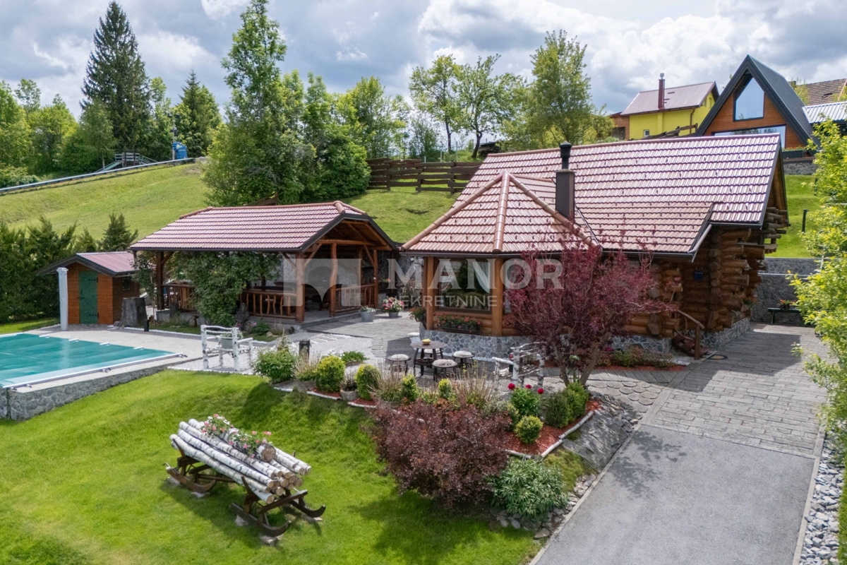 RAVNA GORA, KUPJAK – Villa di lusso in legno con piscina e centro benessere