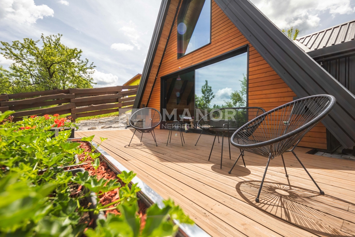 RAVNA GORA, KUPJAK – Villa di lusso in legno con piscina e centro benessere