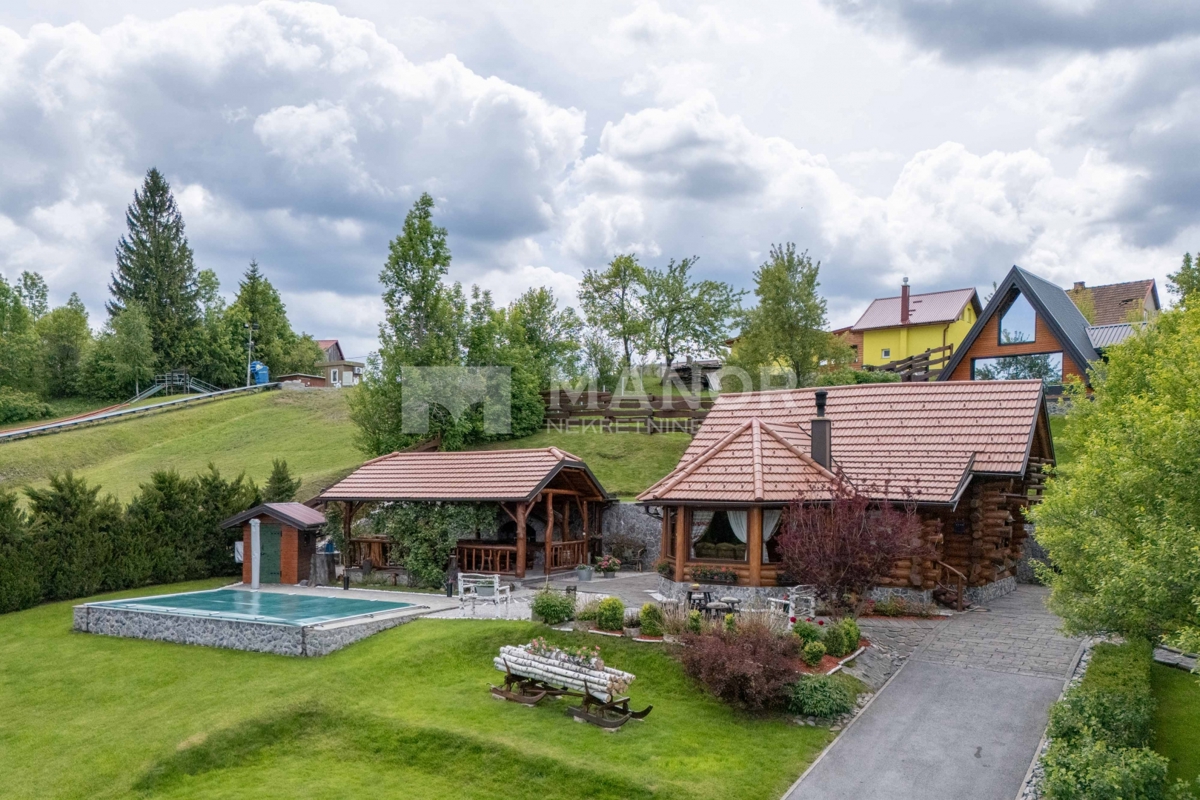 RAVNA GORA, KUPJAK – Villa di lusso in legno con piscina e centro benessere