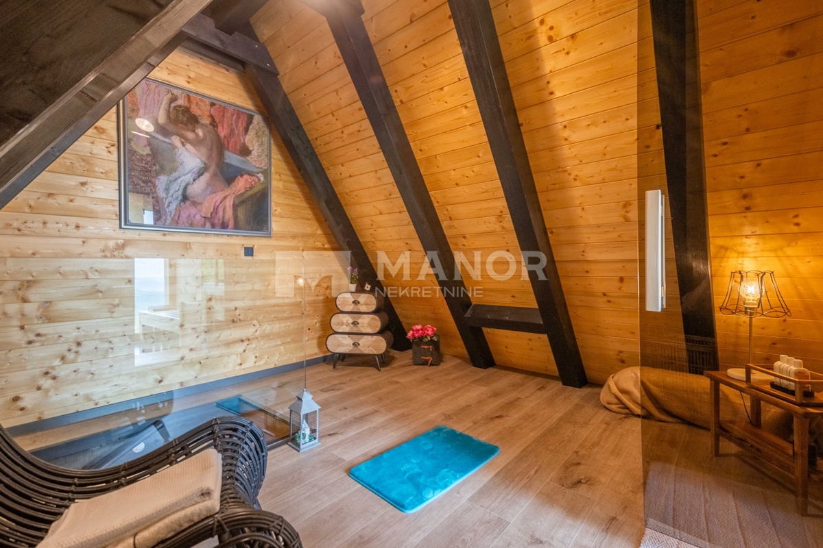 RAVNA GORA, KUPJAK – Villa di lusso in legno con piscina e centro benessere