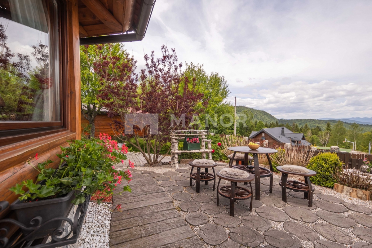 RAVNA GORA, KUPJAK – Villa di lusso in legno con piscina e centro benessere