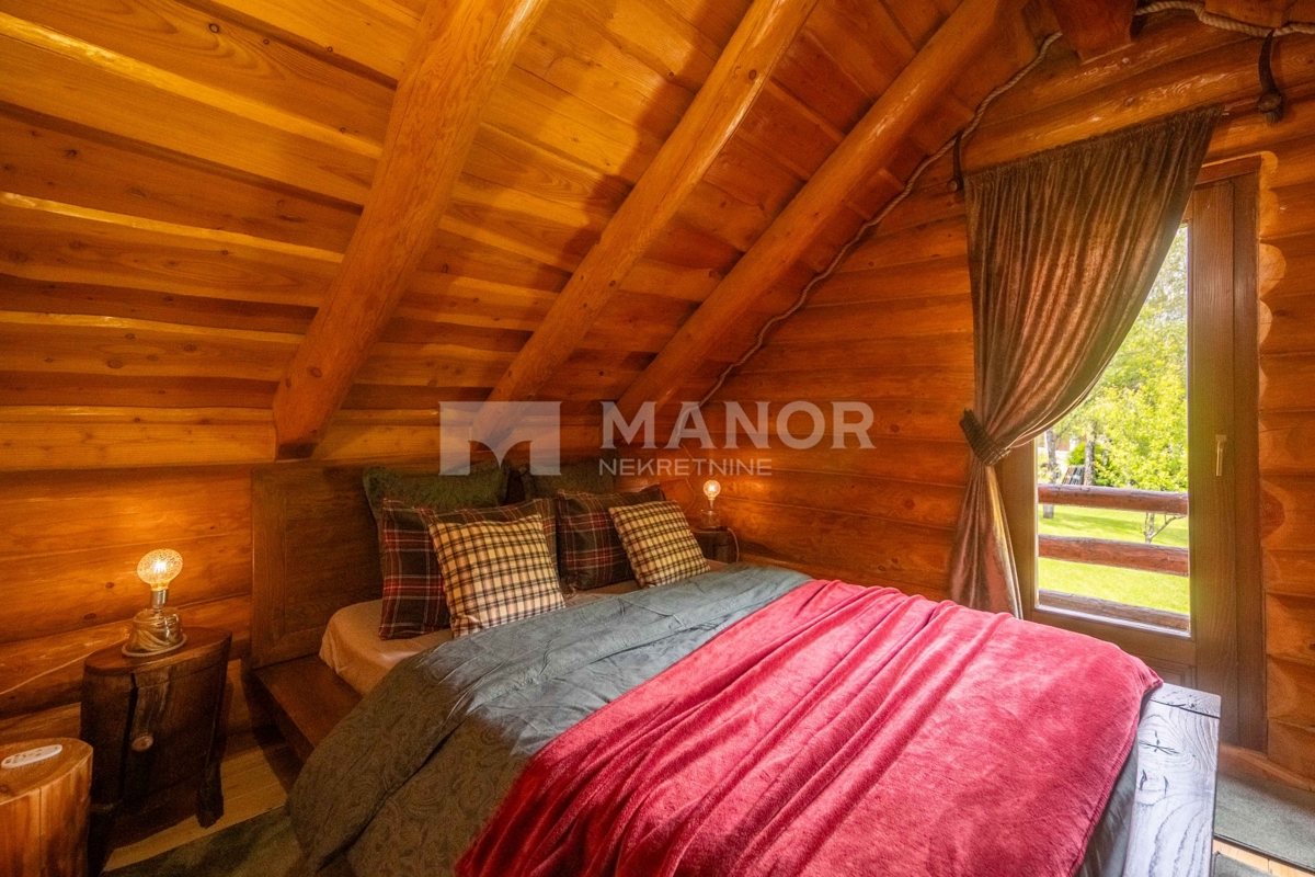 RAVNA GORA, KUPJAK – Villa di lusso in legno con piscina e centro benessere