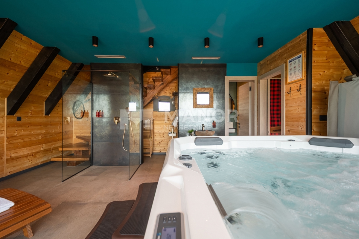 RAVNA GORA, KUPJAK – Villa di lusso in legno con piscina e centro benessere