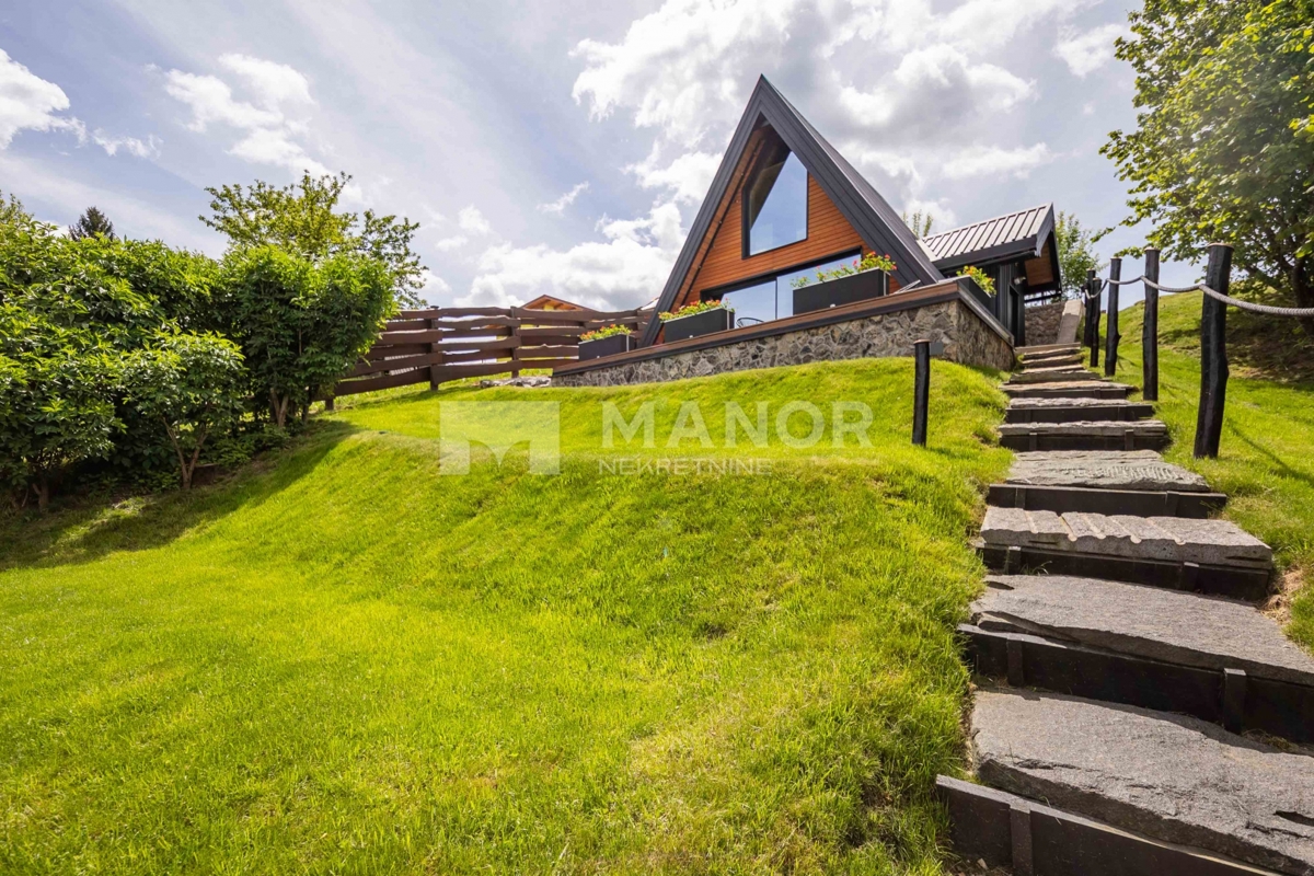 RAVNA GORA, KUPJAK – Villa di lusso in legno con piscina e centro benessere