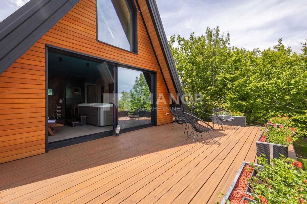 RAVNA GORA, KUPJAK – Villa di lusso in legno con piscina e centro benessere